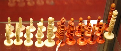Lot 266 - A set of 19th century turned bone chess pieces,...