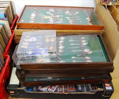 Lot 475 - A large quantity of mixed souvenir spoons, the...