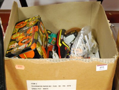 Lot 491 - A box of mixed diecast and plastic figures to...