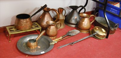 Lot 493 - A large lot of various mixed metal ware to...