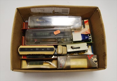 Lot 419 - A collection of diecast model vehicles, to...