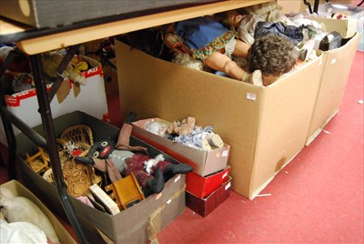 Lot 447 - A large collection of assorted modern...