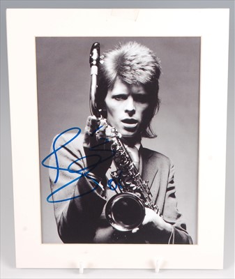 Lot 516 - A collection of signed photographs and ephemera to include