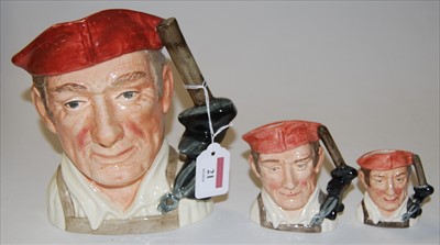 Lot 21 - A graduated set of three Royal Doulton...
