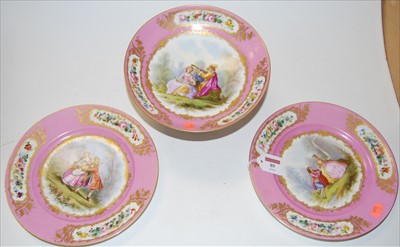 Lot 89 - A 19th century French porcelain comport, on a...