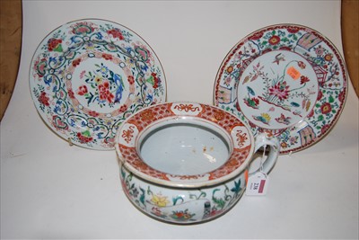 Lot 238 - A late 18th century Chinese export plate,...