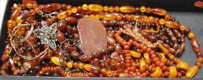 Lot 275 - Assorted costume jewellery largely being...