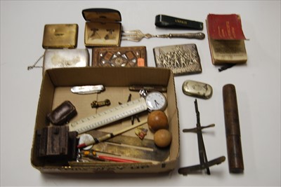 Lot 282 - Mixed lot to include silver plated pocket...