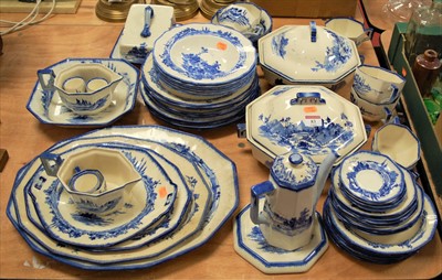 Lot 83 - An extensive Royal Doulton tea and dinner...
