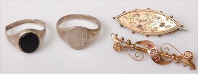 Lot 436 - A gent's silver signet ring, a white metal and...