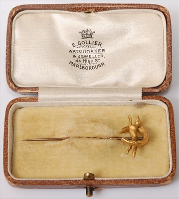 Lot 440 - A 15ct gold pin brooch modelled as a fox...