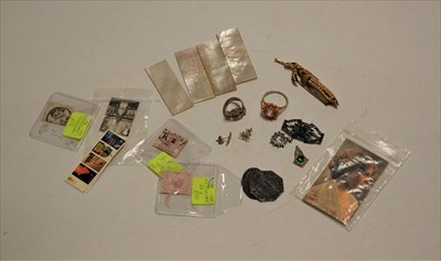 Lot 461 - A small collection of miscellaneous items, to...