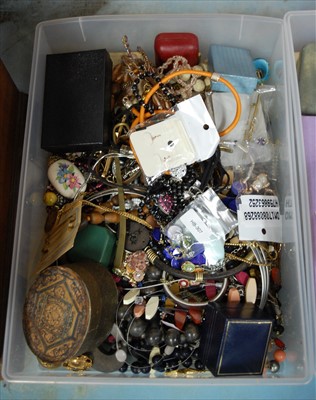 Lot 475 - A box of miscellaneous mainly modern costume...