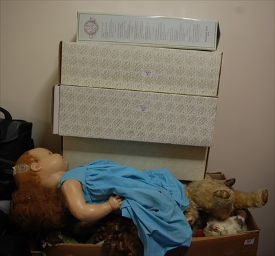 Lot 560 - A collection of various dolls and teddy-bears,...