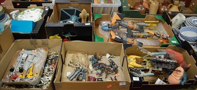 Lot 529 - A large collection of loose modern Star Wars...
