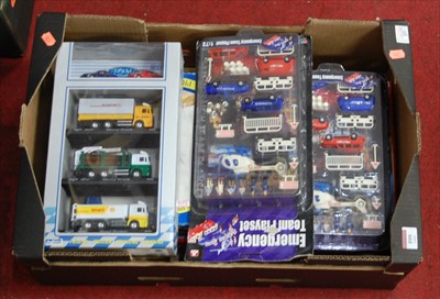 Lot 599 - A collection of diecast and plastic model...
