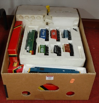 Lot 602 - A box containing a collection of Hornby 00...