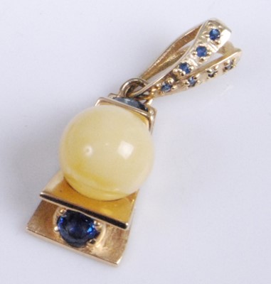 Lot 2089 - A modern 14ct gold, faux pearl and synthetic...