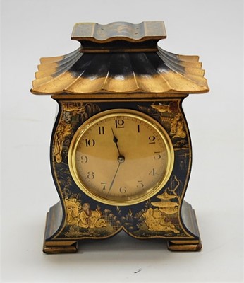 Lot 39 - An early 20th century chinoisserie blue...