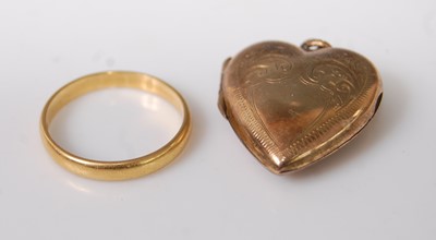 Lot 376 - A 22ct gold wedding band, 2.9g, size P;...