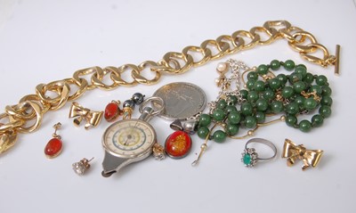 Lot 403 - Assorted costume jewellery, to include gilt...