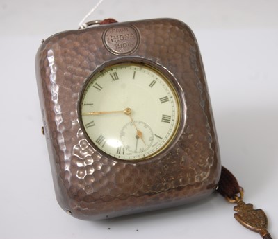 Lot 407 - A George V gent's silver cased open faced...