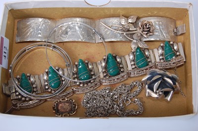 Lot 412 - Assorted silver and white metal costume...
