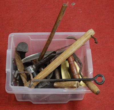Lot 94 - A box of miscellaneous items, to include flat...