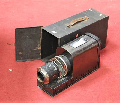 Lot 116 - An early 20th century magic lantern, bearing...