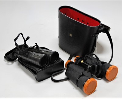 Lot 123 - A pair of Carl Zeiss 10x40 short focusing...