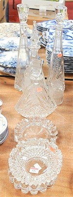 Lot 126 - A small collection of miscellaneous glassware,...