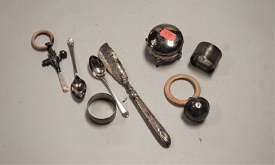 Lot 313 - A small collection of miscellaneous items, to...