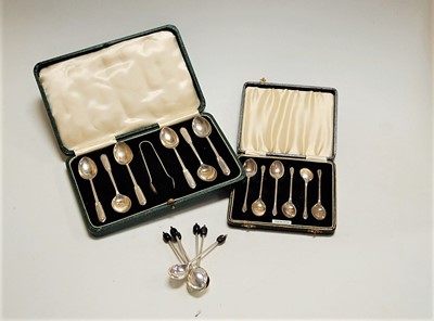 Lot 493 - A cased set of six George V silver teaspoons,...