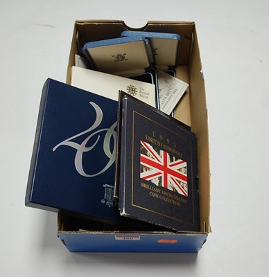 Lot 460 - A collection of modern British coinage, to...