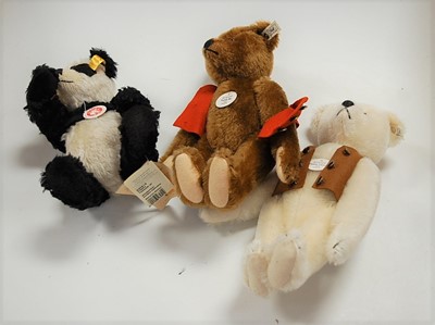 Lot 562 - A collection of five Steiff teddy-bears, to...
