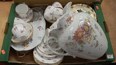 Lot 567 - A box of miscellaneous china and glassware, to...