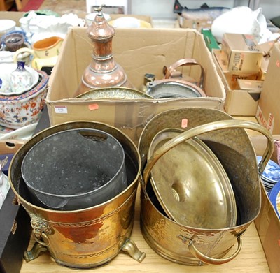 Lot 572 - A collection of miscellaneous metalware, to...
