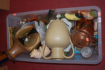 Lot 601 - A box of miscellaneous items, to include; cut...