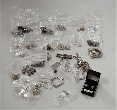 Lot 436 - Assorted modern white metal and silver costume...