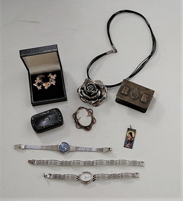 Lot 437 - Mixed lot, to include carved shell cameo...
