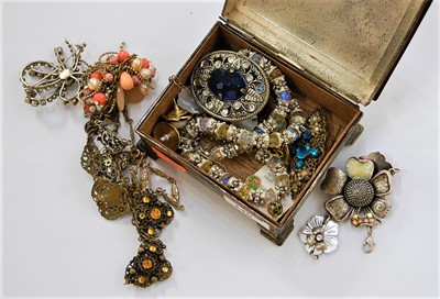 Lot 440 - A small metal box and contents of assorted...