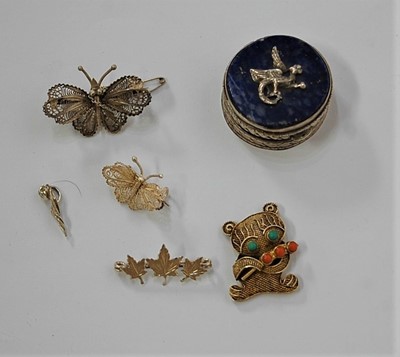 Lot 444 - Assorted costume jewellery, to include...