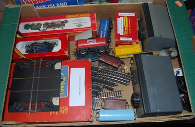 Lot 1541 - One box containing a quantity of Hornby and...