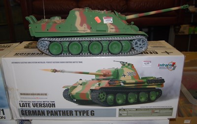 Lot 1559 - A Henglong Plastics Ltd 1:16 scale model of a...
