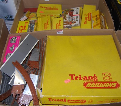 Lot 1561 - A large collection of mixed Triang TT gauge...