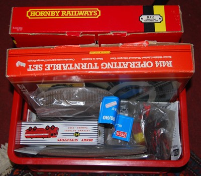 Lot 1591 - One box containing a quantity of Hornby and...