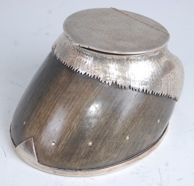 Lot 222 - A George V silver mounted horse hoof inkwell