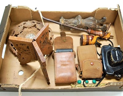 Lot 264 - A box containing a collection of items, to...