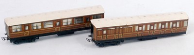 Lot 610 - Pre-war Hornby Dublo pair of NE articulated...