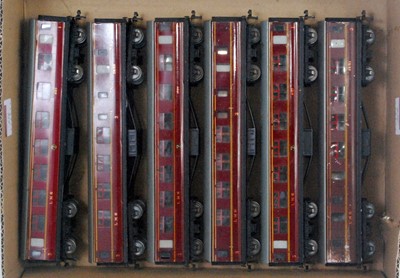 Lot 616 - Six Hornby Dublo D3 LMS tinplate coaches 3x...